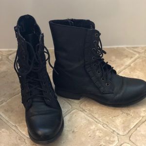 Pair of boots
